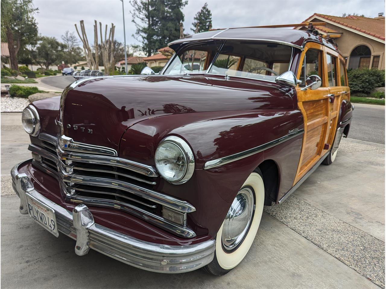Plymouth-Woody-wagon-1949-Maroon-Tan-13