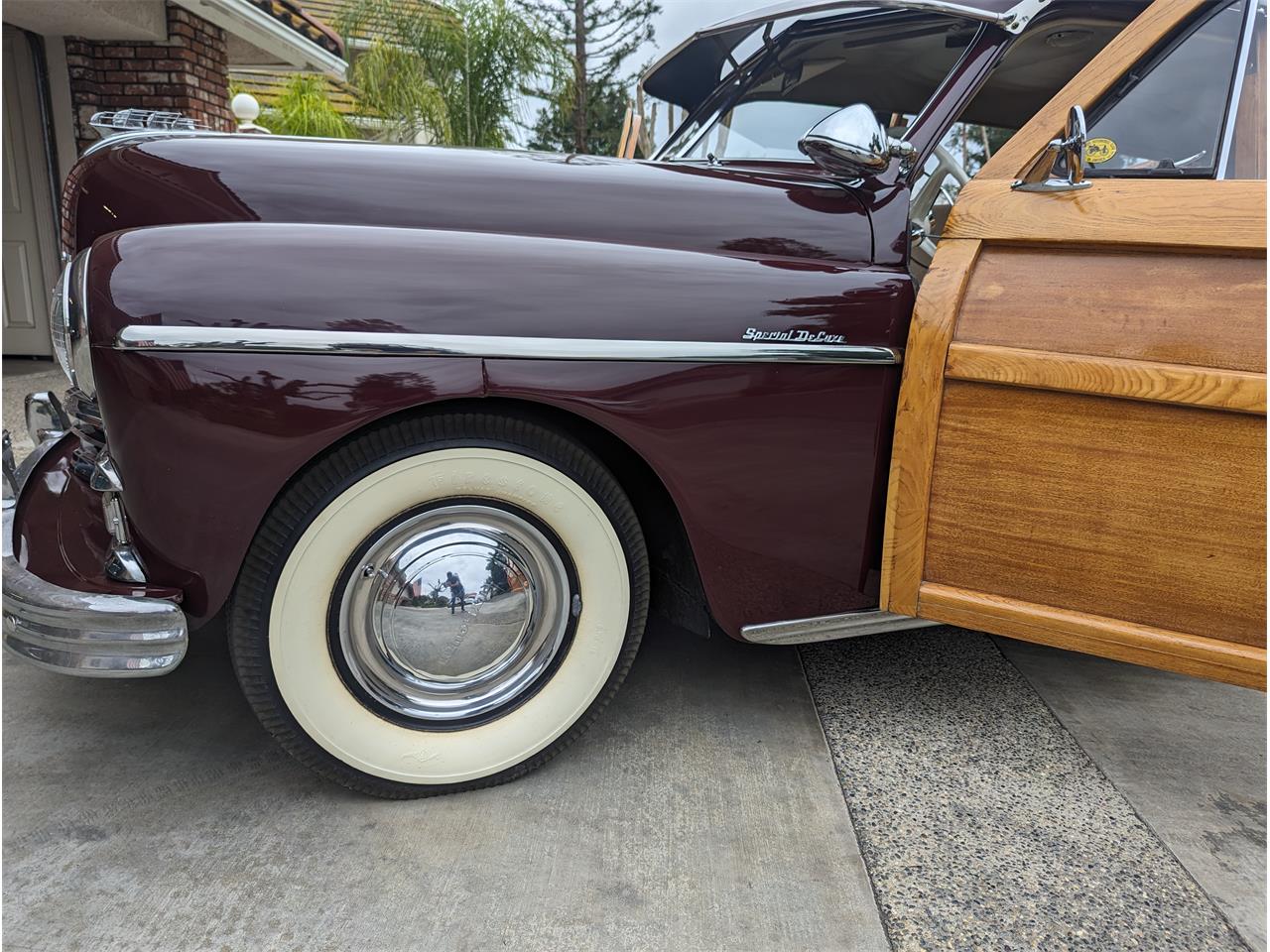 Plymouth-Woody-wagon-1949-Maroon-Tan-4