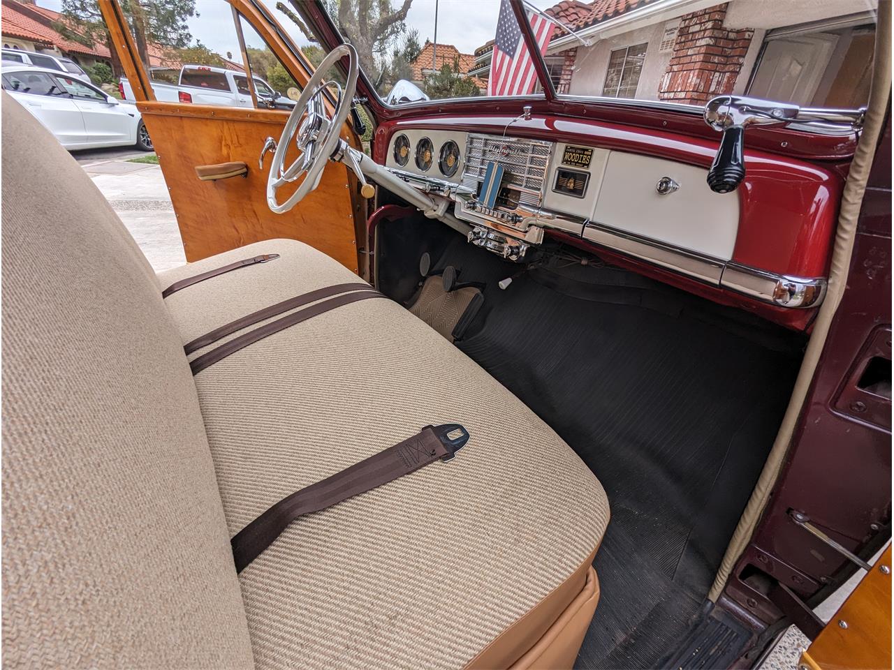 Plymouth-Woody-wagon-1949-Maroon-Tan-8