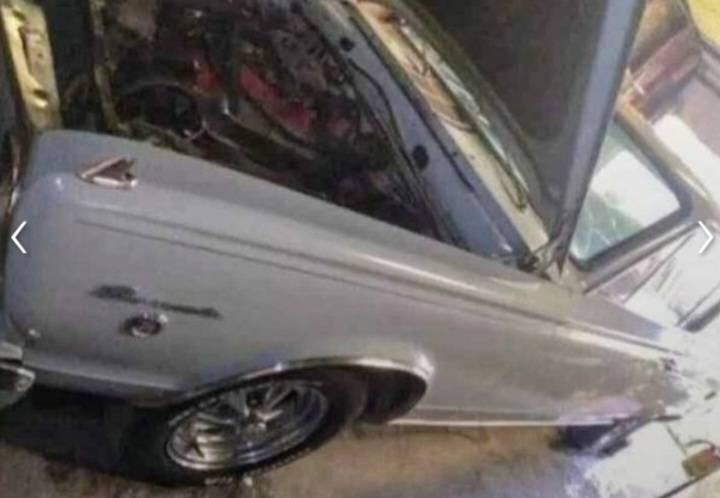 Plymouth-barracuda-1966-23