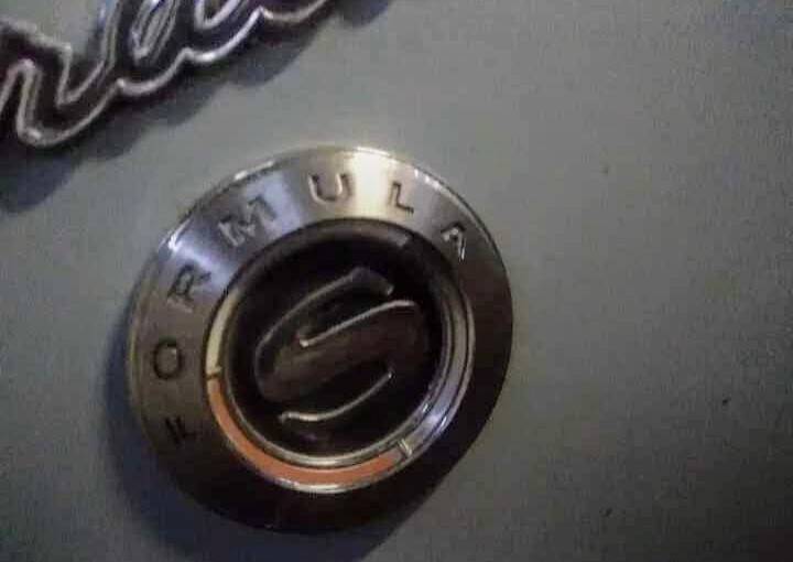 Plymouth-barracuda-1966-4