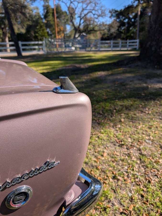 Plymouth-barracuda-1966-custom-3