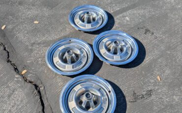 Plymouth-barracuda-1966-custom-8