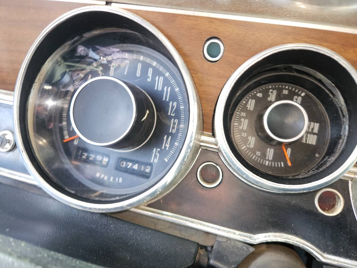 Plymouth-barracuda-1968-black-4