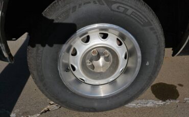 Plymouth-barracuda-1968-black-8