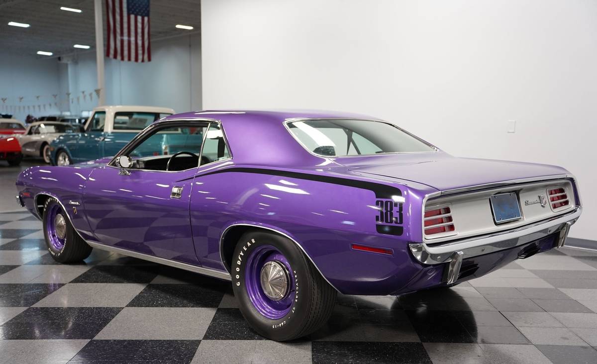 Plymouth-barracuda-1970-purple-10