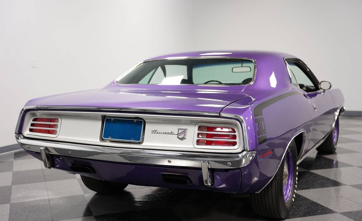 Plymouth-barracuda-1970-purple-12