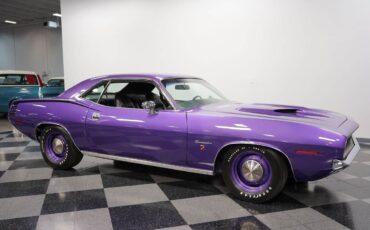 Plymouth-barracuda-1970-purple-15