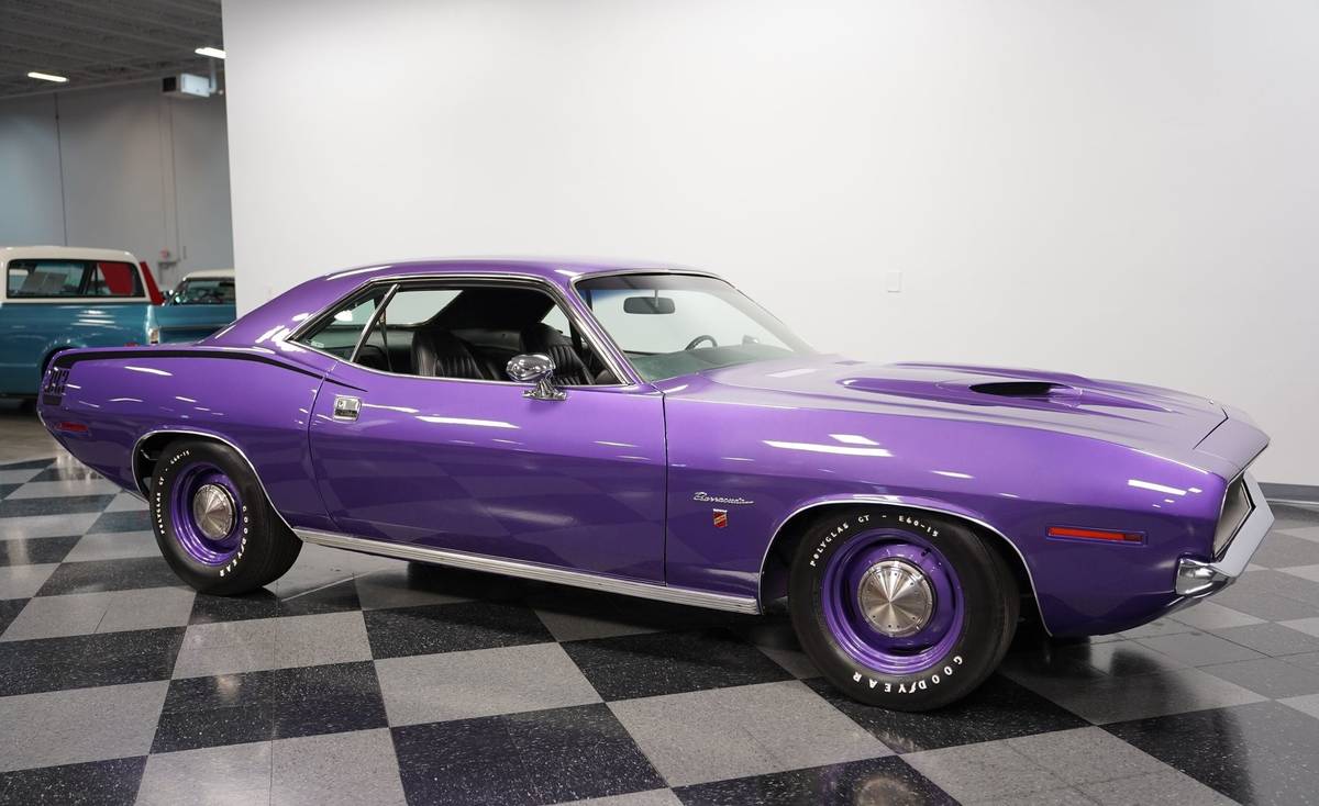 Plymouth-barracuda-1970-purple-15
