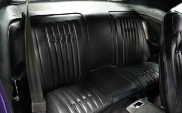 Plymouth-barracuda-1970-purple-20