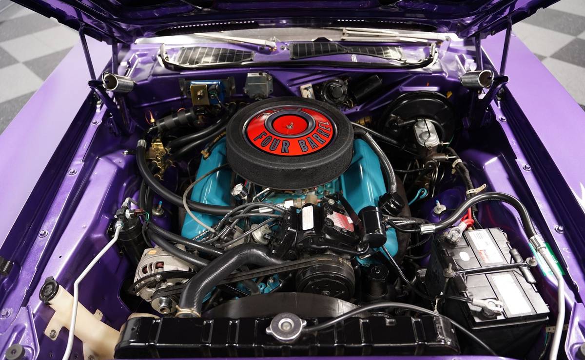 Plymouth-barracuda-1970-purple-22