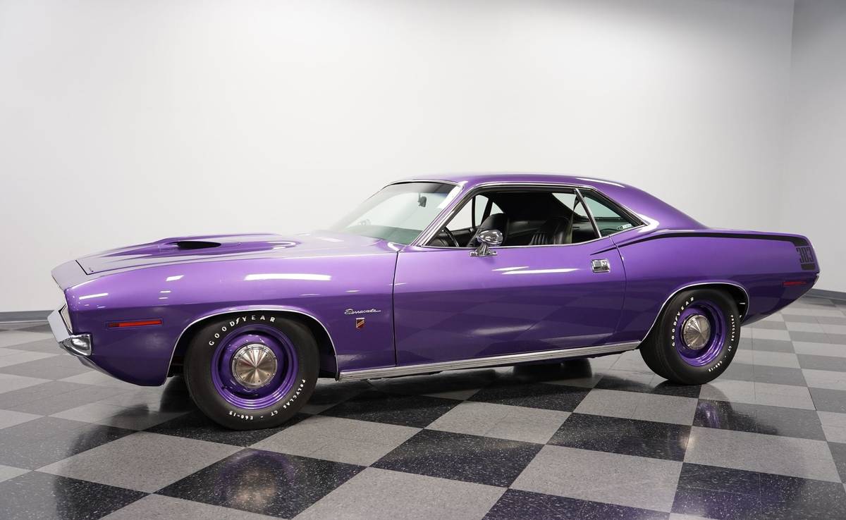 Plymouth-barracuda-1970-purple-8