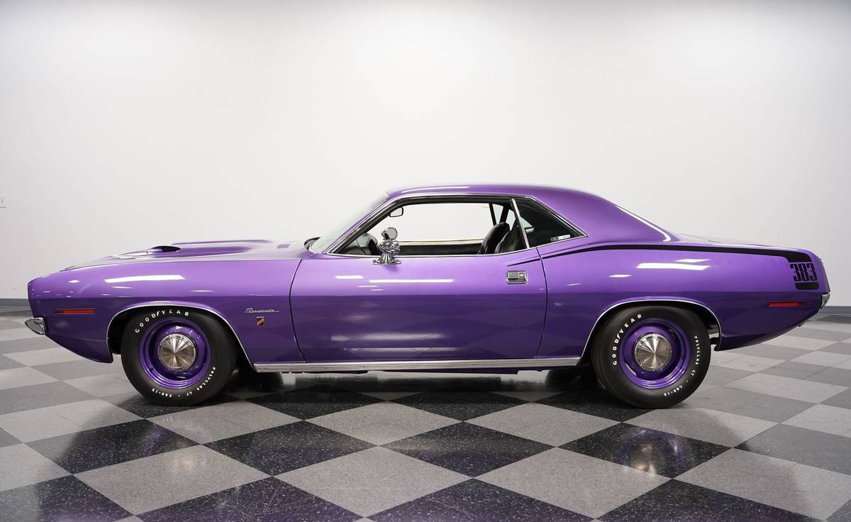 Plymouth-barracuda-1970-purple-9