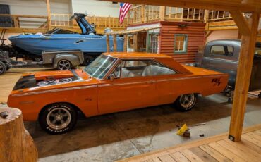 Plymouth-belvedere-1967-orange-3