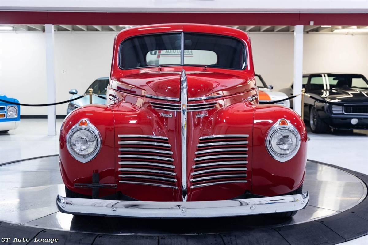 Plymouth-business-1940-red-1