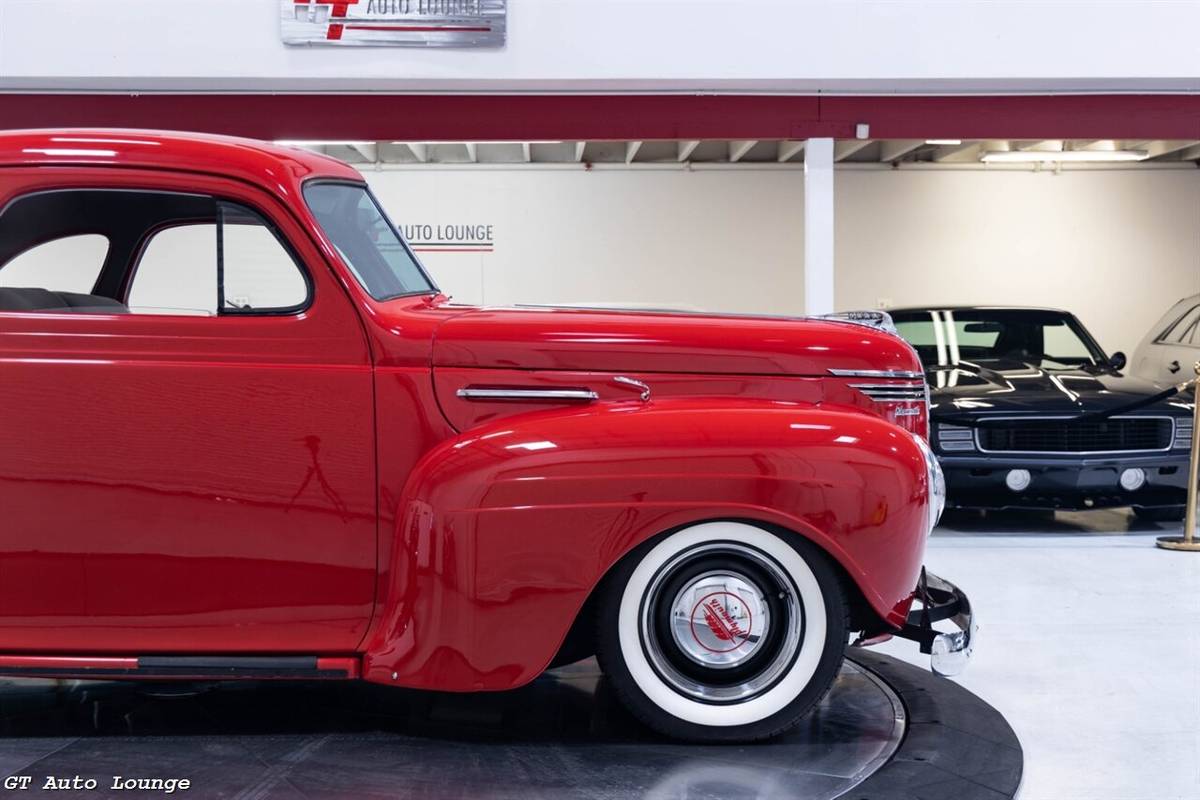 Plymouth-business-1940-red-10