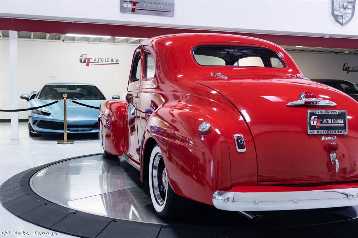 Plymouth-business-1940-red-13