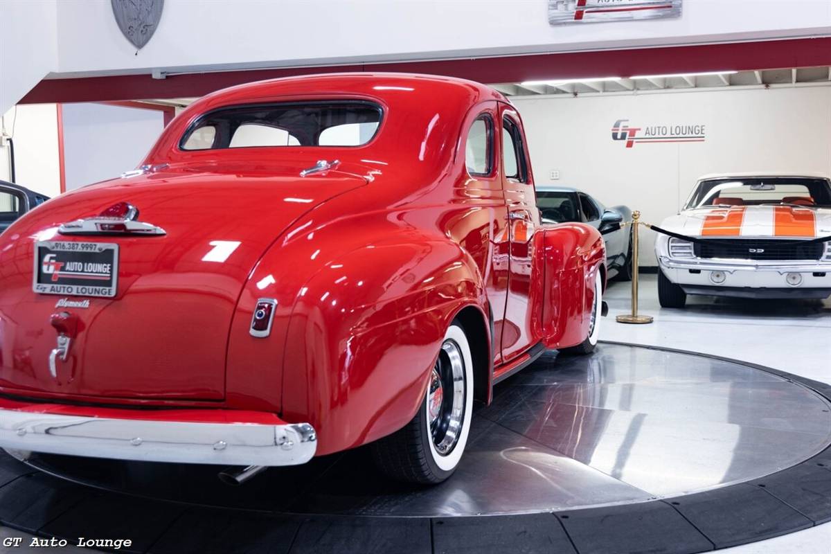 Plymouth-business-1940-red-14