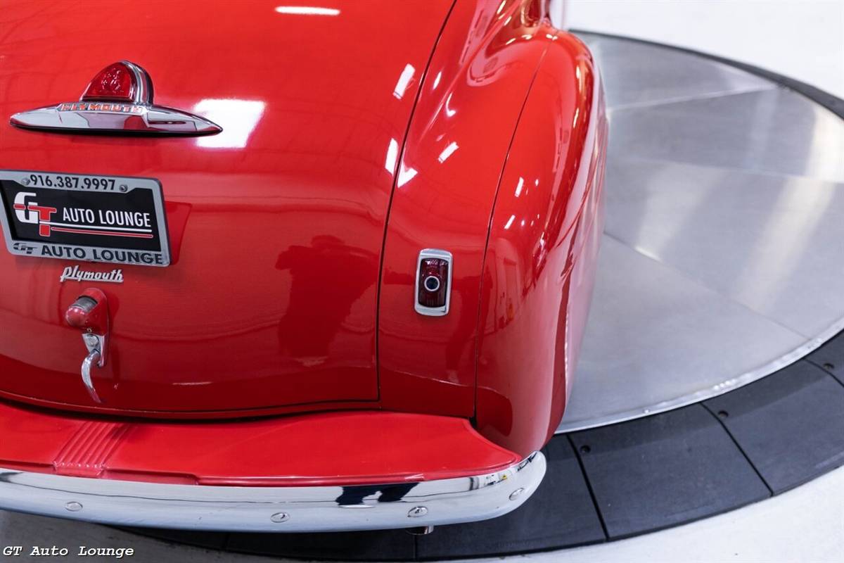 Plymouth-business-1940-red-20