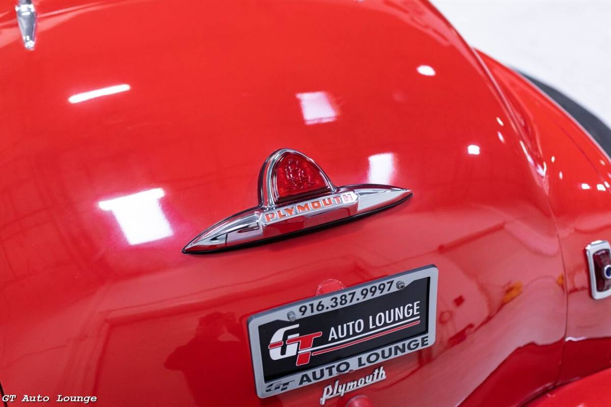 Plymouth-business-1940-red-21