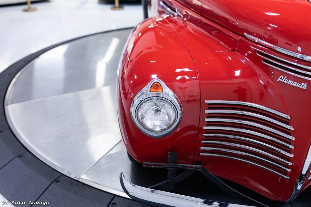 Plymouth-business-1940-red-3