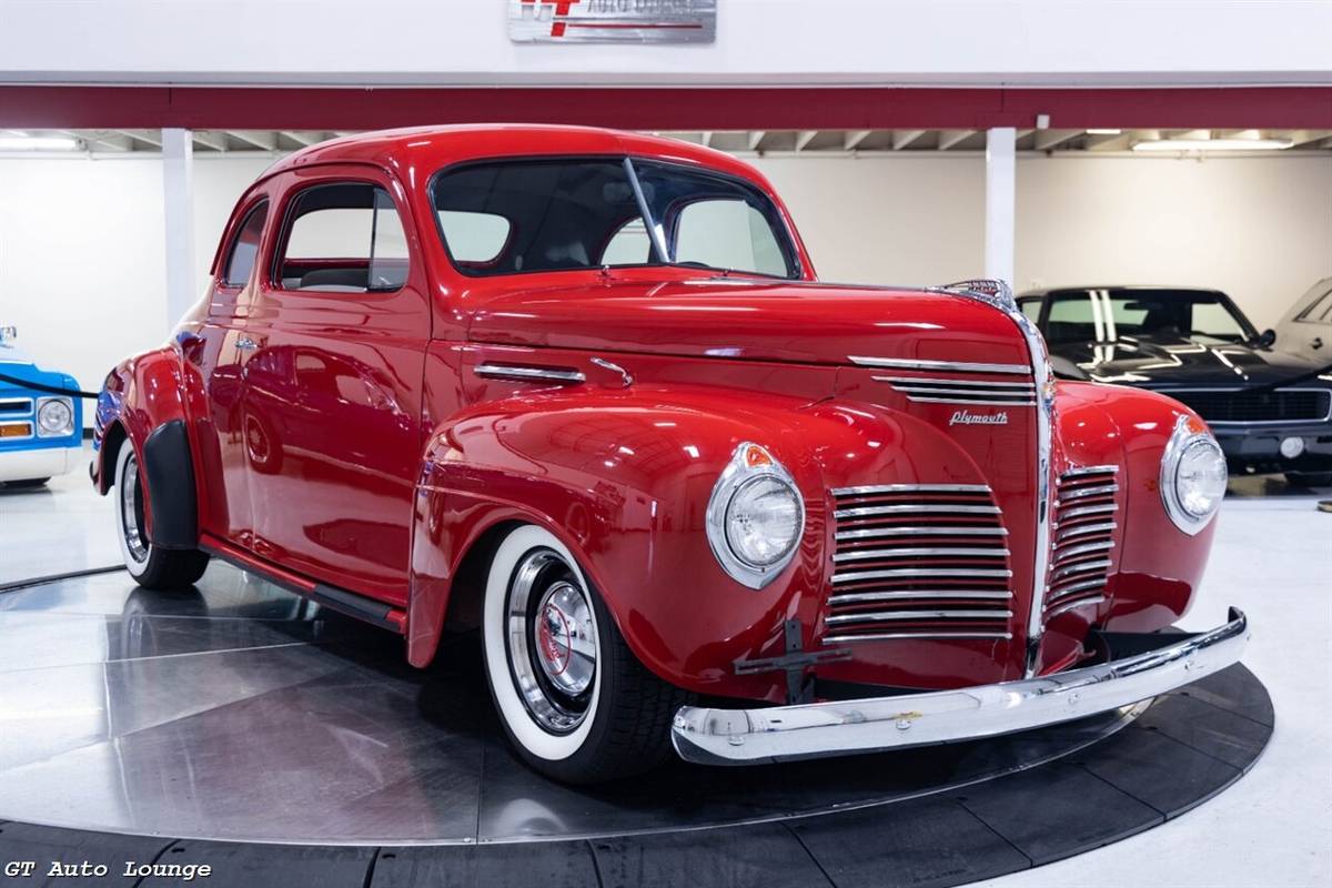 Plymouth-business-1940-red-4