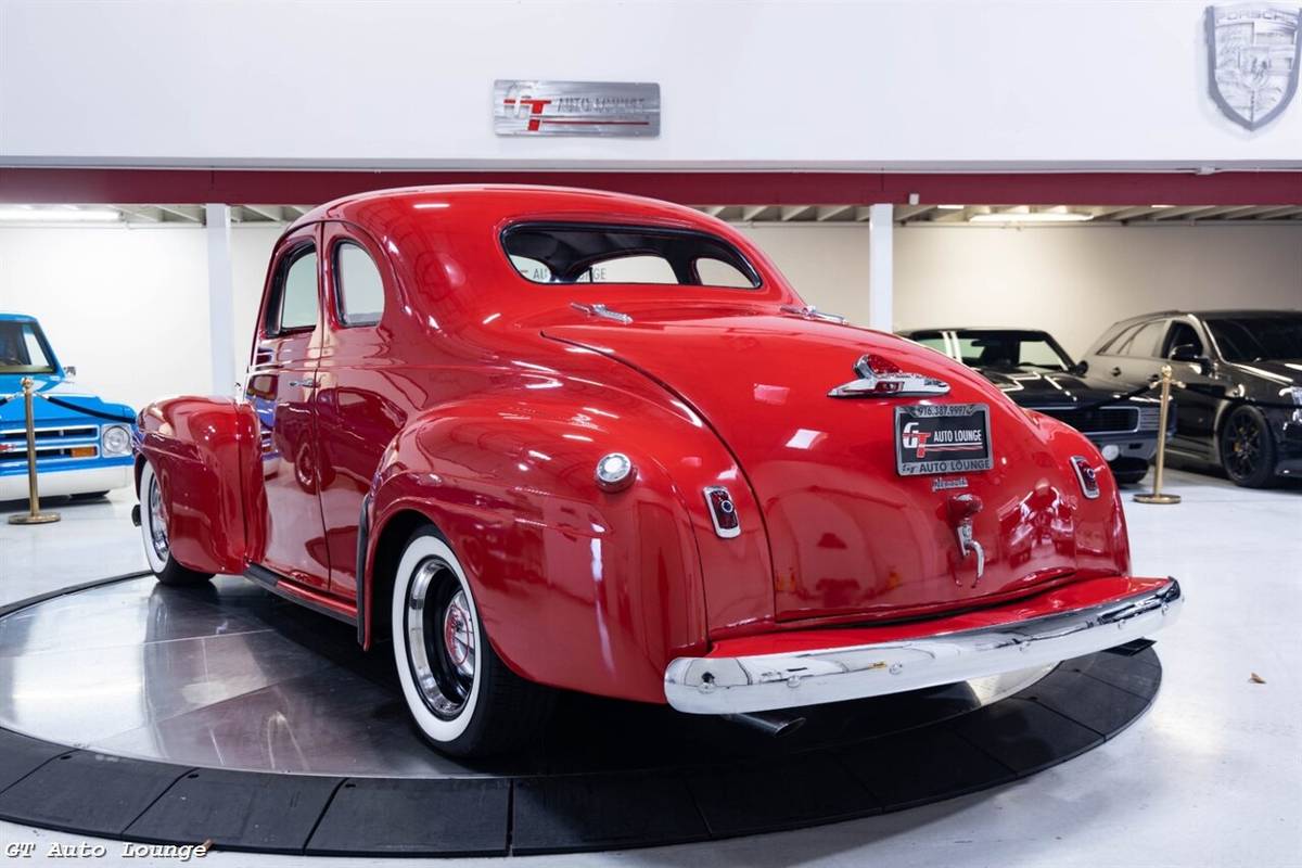 Plymouth-business-1940-red-5