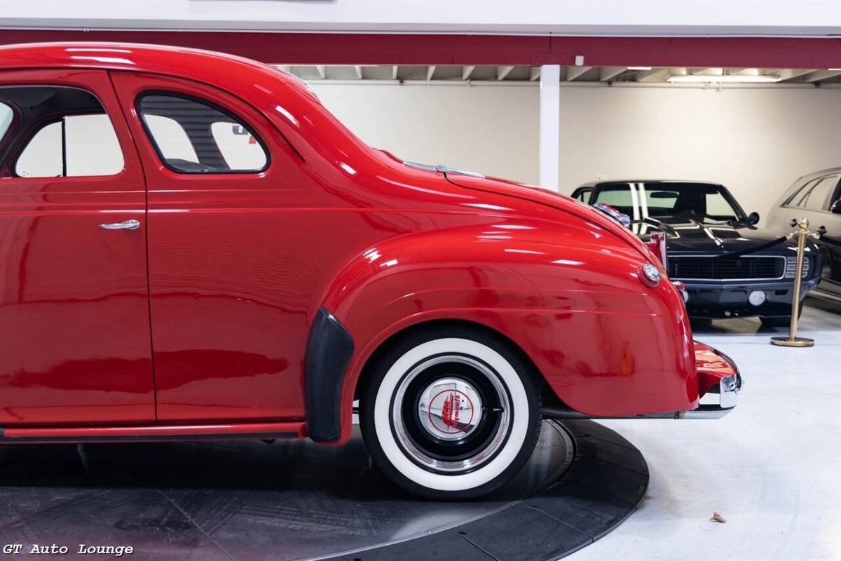 Plymouth-business-1940-red-8
