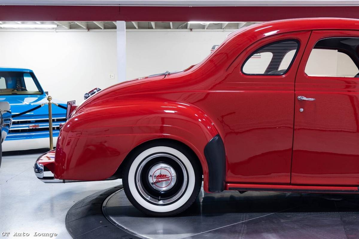 Plymouth-business-1940-red-9
