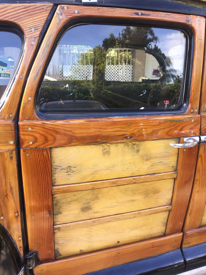 Plymouth-deluxe-1946-black-2