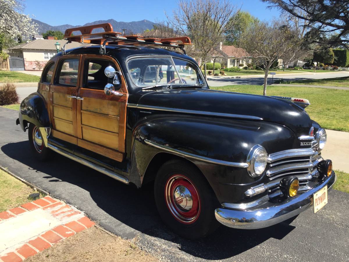 Plymouth-deluxe-1946-black-4