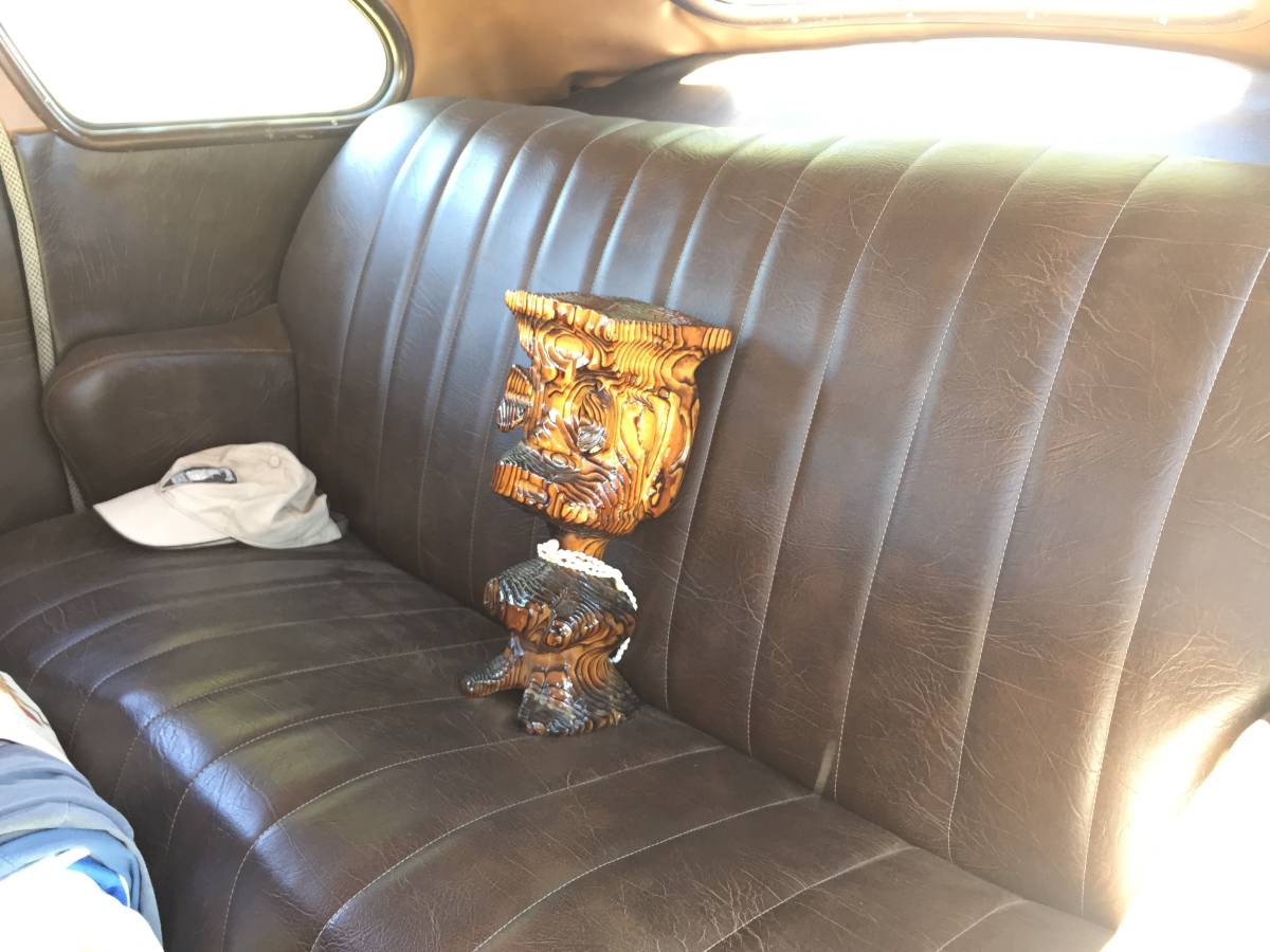 Plymouth-deluxe-1946-black-6