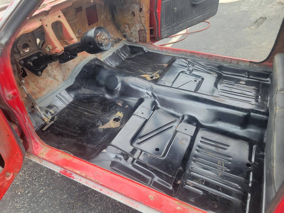 Plymouth-duster-1973-grey-10