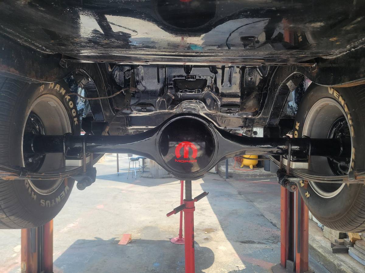 Plymouth-duster-1973-grey-13