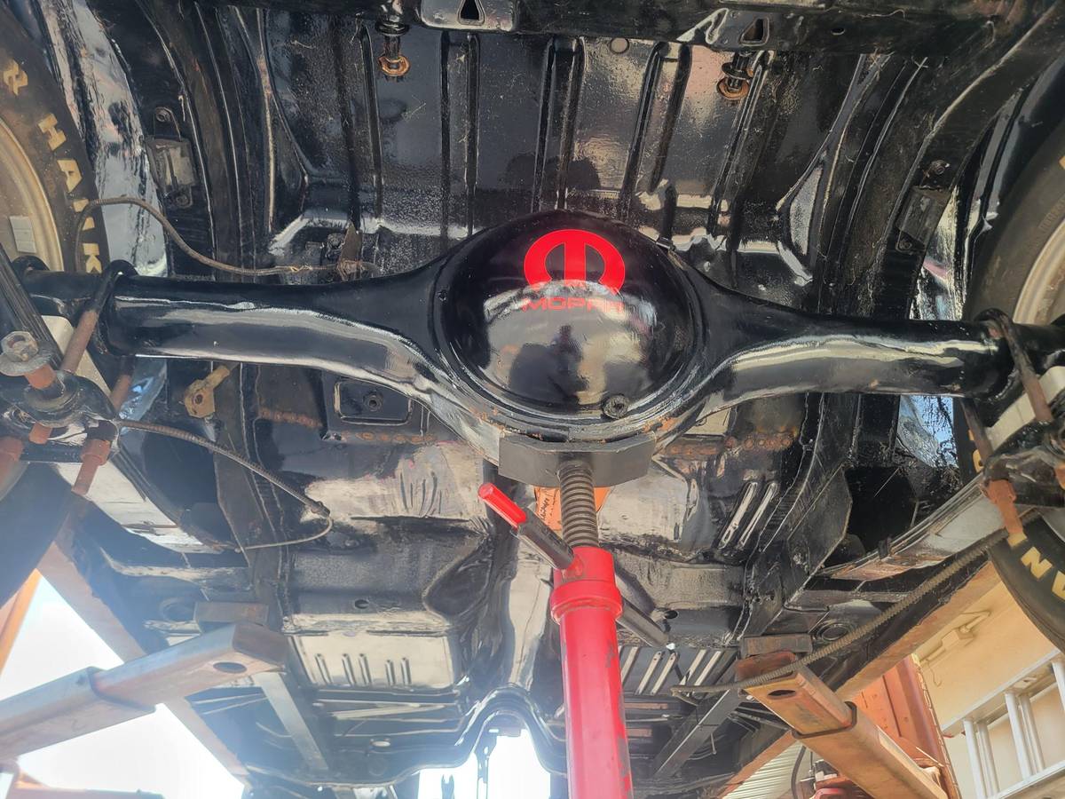 Plymouth-duster-1973-grey-6