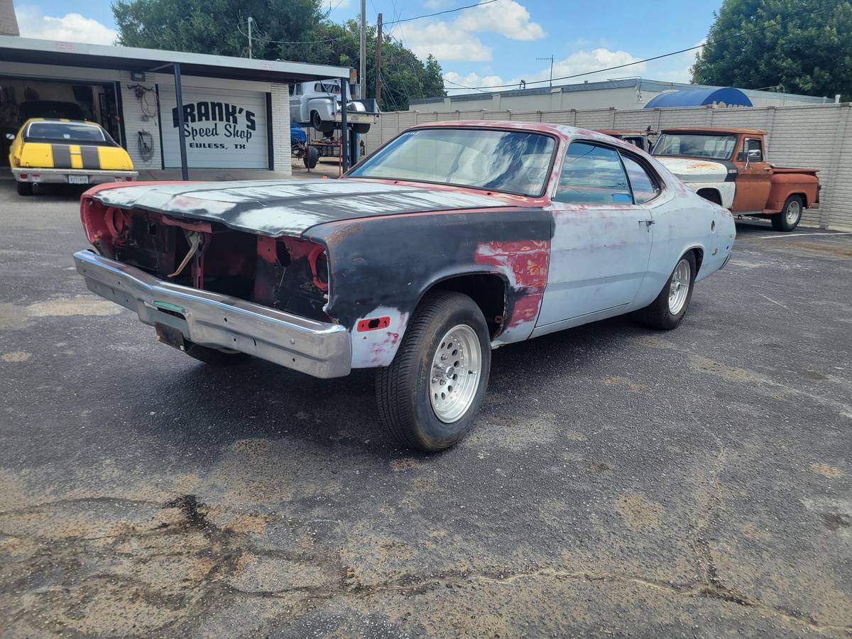 Plymouth-duster-1973-grey