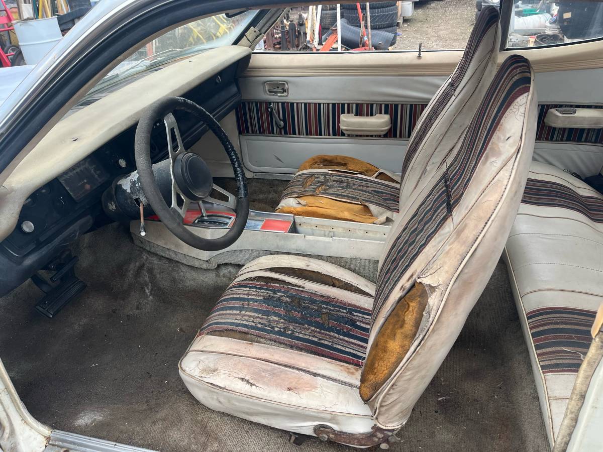 Plymouth-duster-1974-white-4