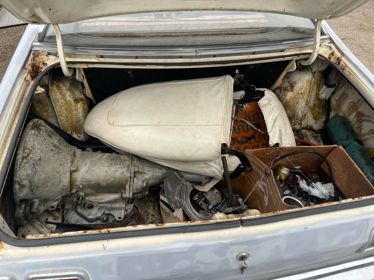 Plymouth-duster-1974-white-5