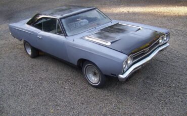 Plymouth-gtx-1969-1
