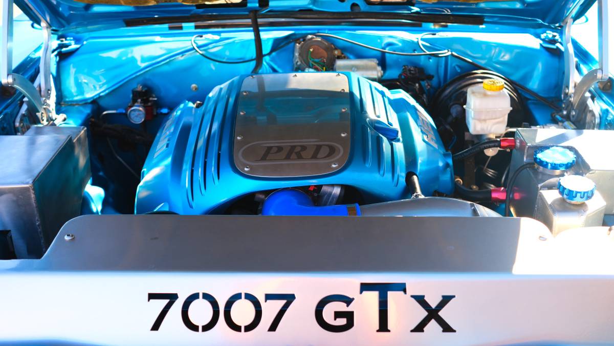 Plymouth-gtx-1970-blue-10