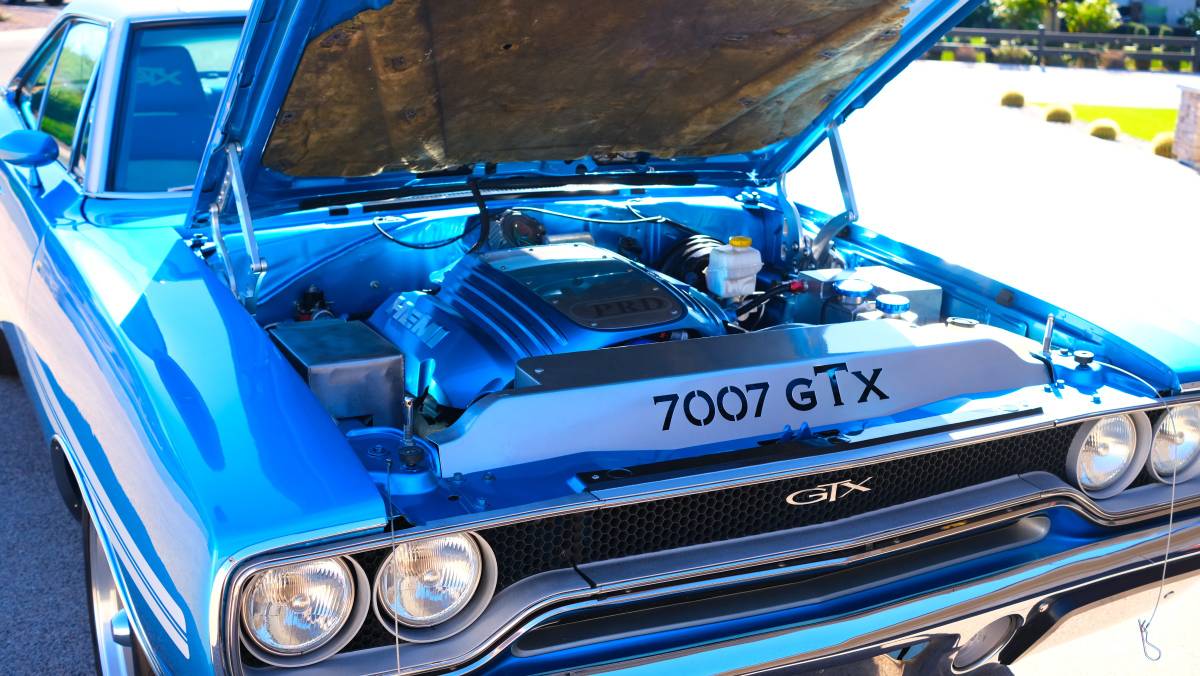 Plymouth-gtx-1970-blue-11