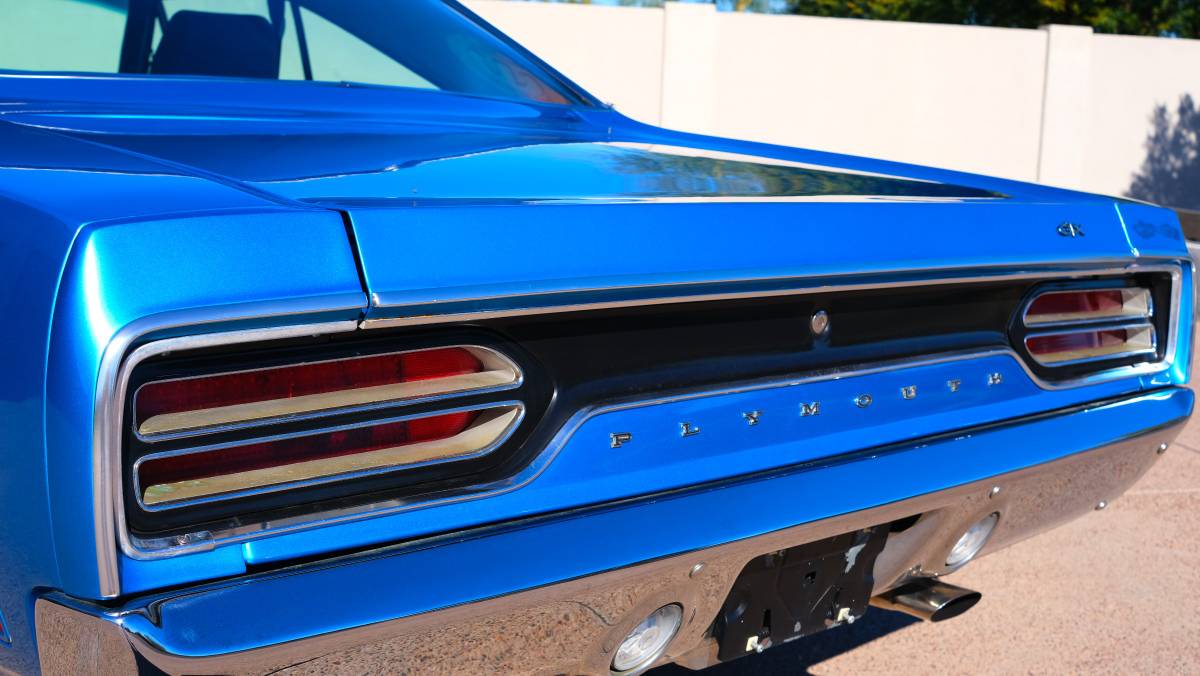 Plymouth-gtx-1970-blue-14