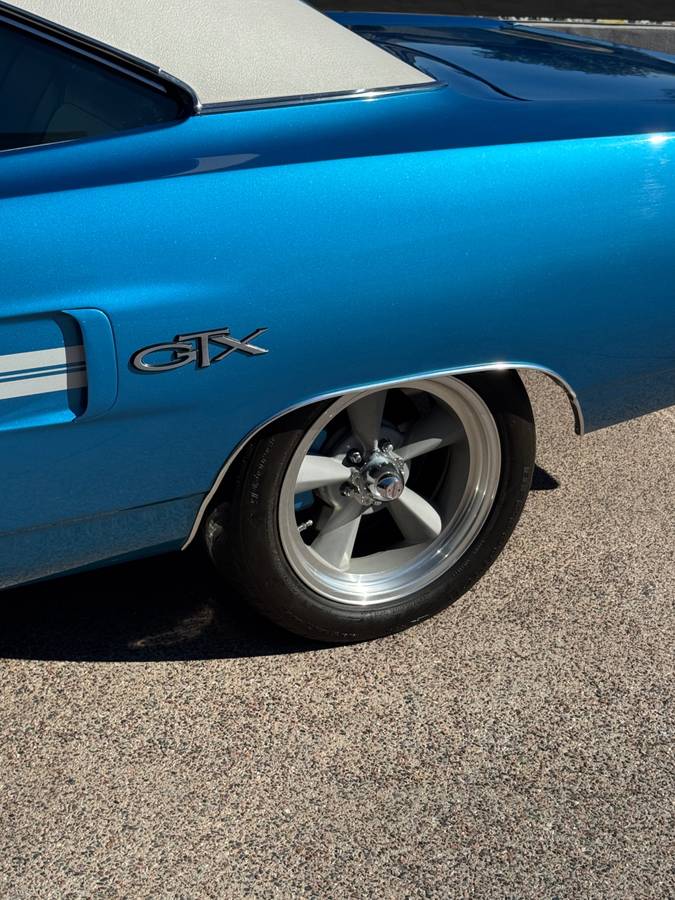 Plymouth-gtx-1970-blue-15