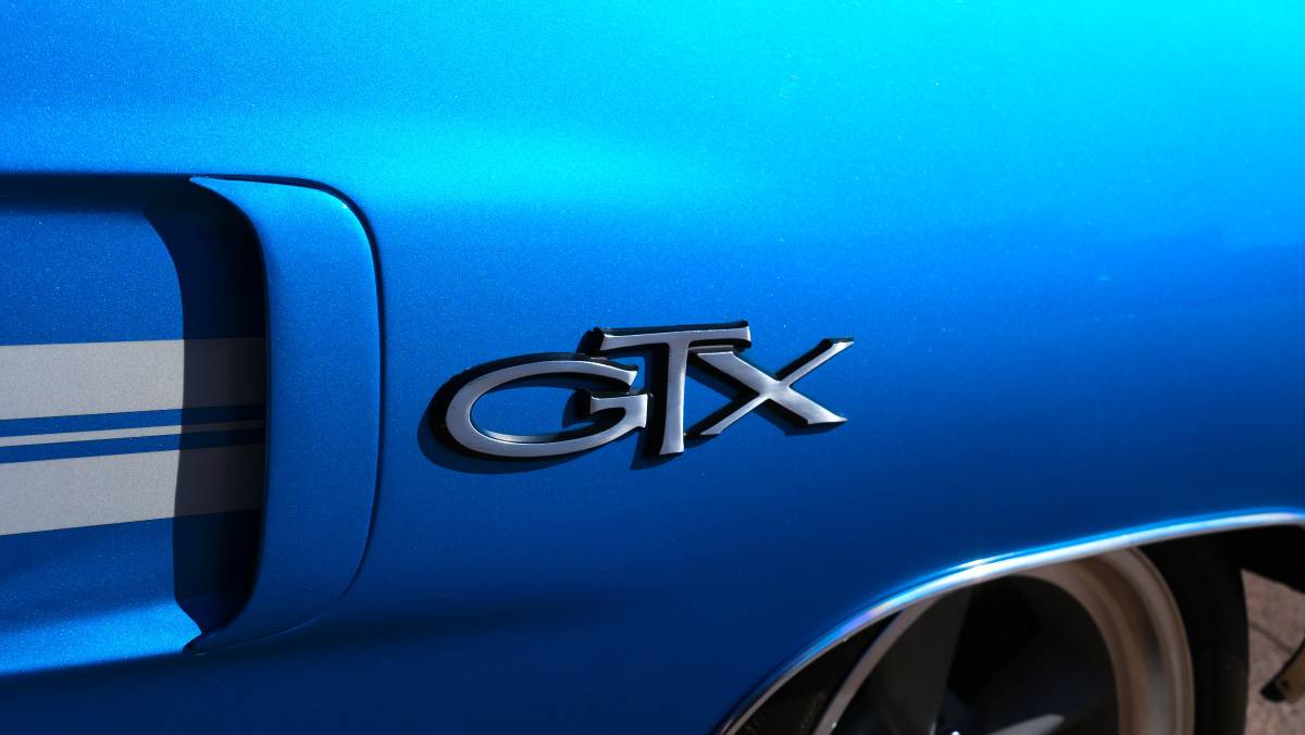 Plymouth-gtx-1970-blue-4