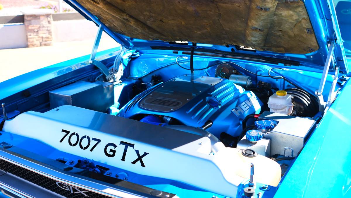 Plymouth-gtx-1970-blue-9