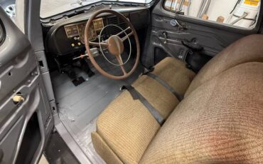 Plymouth-road-king-coupe-1940-grey-13