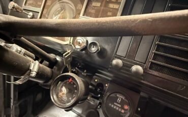 Plymouth-road-king-coupe-1940-grey-21