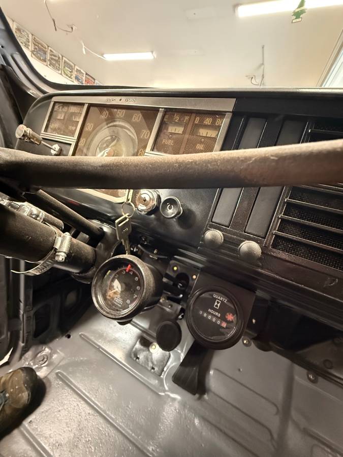 Plymouth-road-king-coupe-1940-grey-21