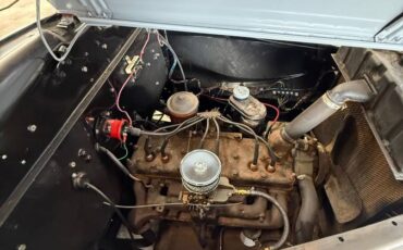 Plymouth-road-king-coupe-1940-grey-30