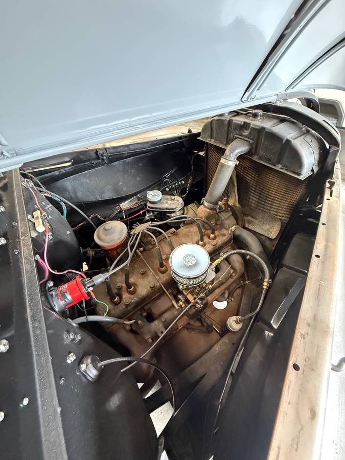 Plymouth-road-king-coupe-1940-grey-31